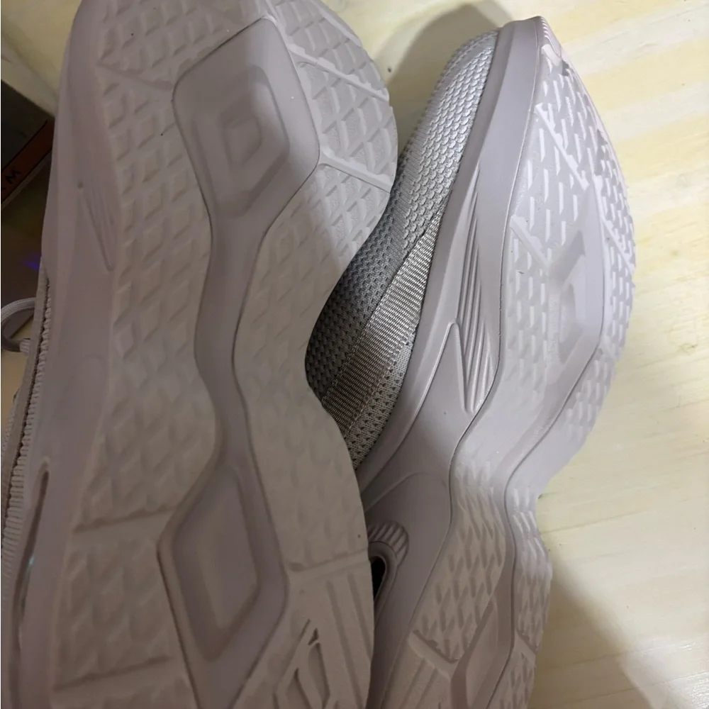 Skechers Women’s Crazy4U Sneakers Sz 11 New